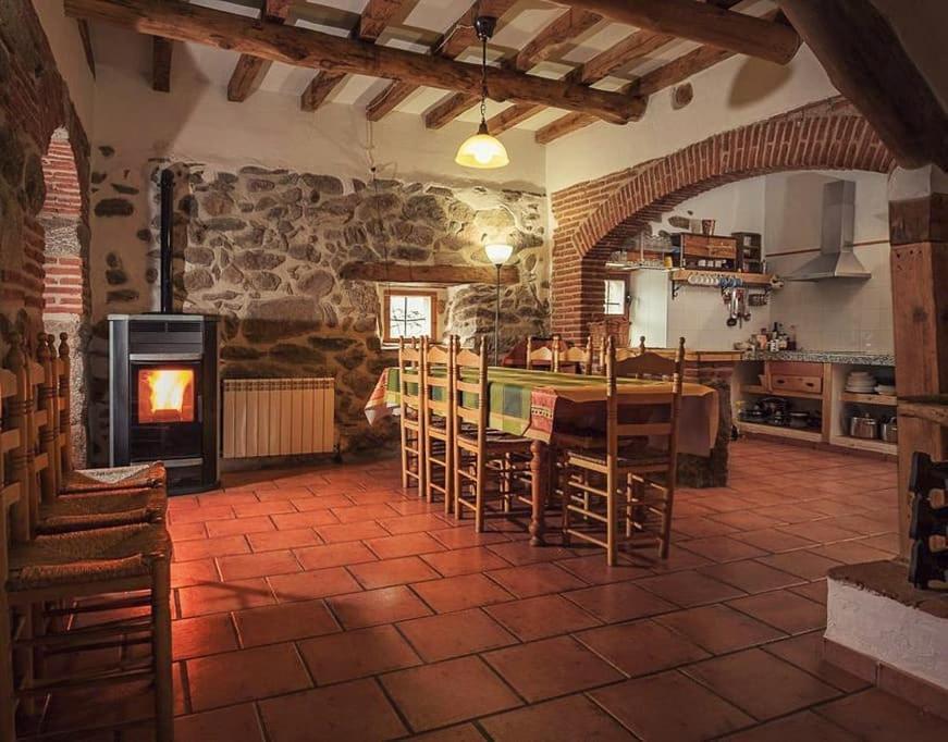 La Candileja Avila